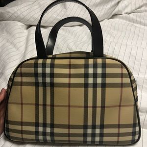 Small/medium Burberry handbag